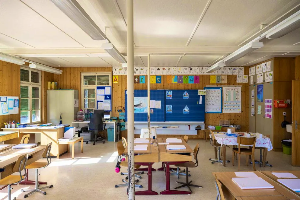 The current flu epidemic is having a drastic impact on school operations in the canton of Zurich.
