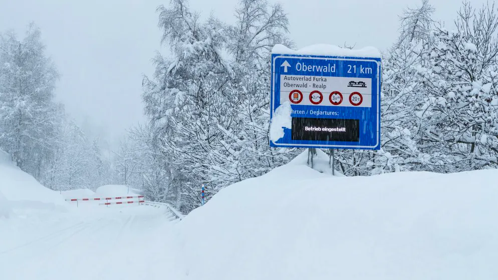 Lage ist «katastrophal». Pendler und Touristen beklagen sich über Pannenserie am Autoverlad Furka