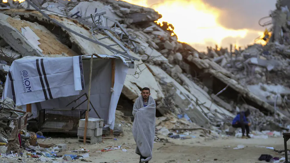 Beaucoup d'habitants de la bande de Gaza, rentrés chez eux à la faveur de la trêve, témoignent de leur volonté de reconstruire.
«Nous sommes revenus malgré les destructions massives (...). Nous sommes revenus parce que nous rejetons catégoriquement d'être déplacés», a indiqué Ahmed al-Minaoui.