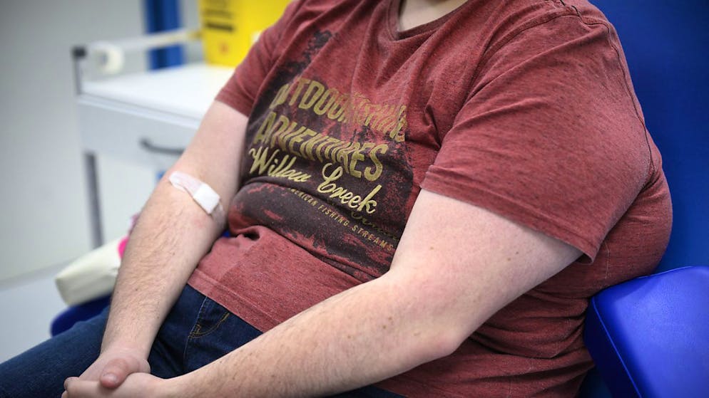 Wissenschaftlerinnen und Wissenschaftler versuchen herauszufnden, warum manche Übergewichtige gesund bleiben. (Archivbild)