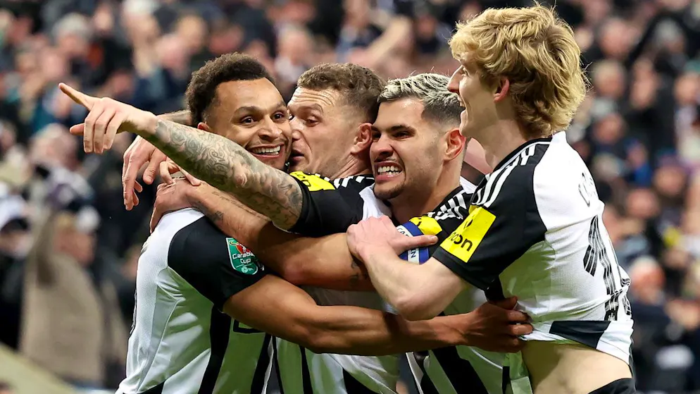 Coupe de la Ligue anglaise. Newcastle et Fabian Schär s'offrent Arsenal et une place en finale