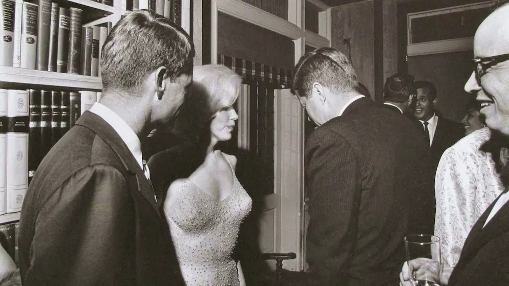 Non solo Bianca Censori. Ecco gli scandali di nudo che hanno scosso il mondo delle celebrità