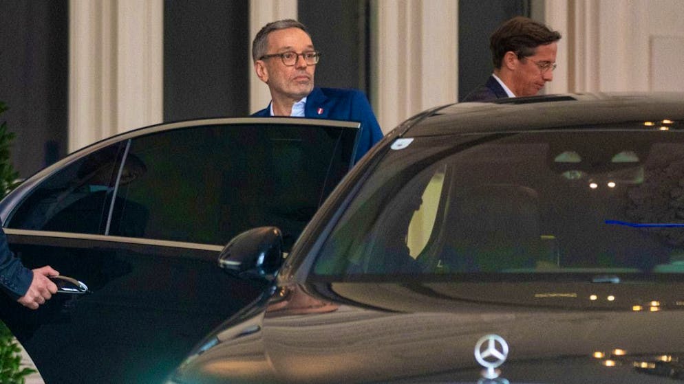 FPÖ leader Herbert Kickl (l) and Reinhard Teufel, FPÖ party leader. Photo: Georg Hochmuth/APA/dpa