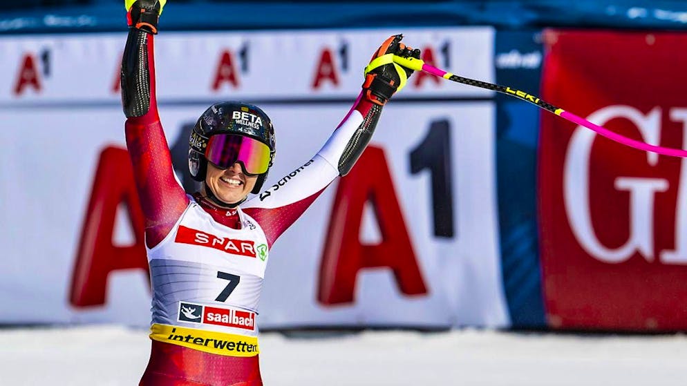 Stephanie Venier celebrates the best time in the World Championship Super-G