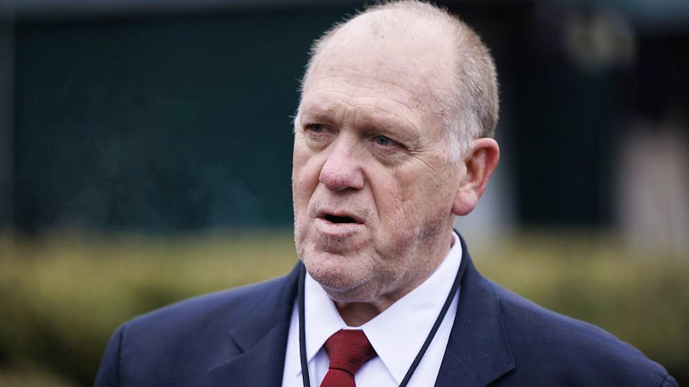 Donald Trump, dont la présidence est ébranlée par la mort d'un infirmier à Minneapolis sous les balles de policiers fédéraux, a annoncé lundi l'envoi sur place de son conseiller à l'immigration, Tom Homan, personnage-clé de son administration. (Photo d'archives)