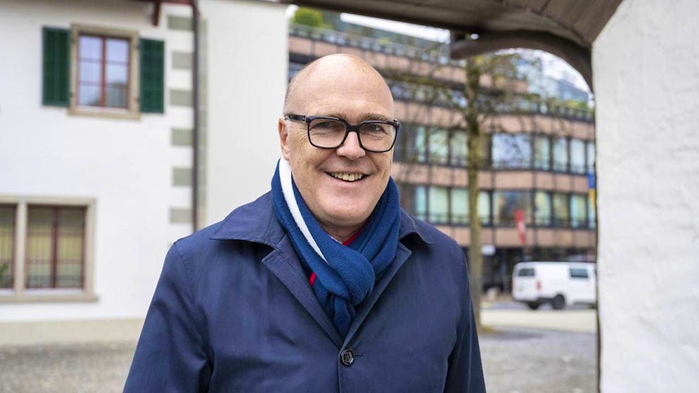 Martin Pfister comments on his candidacy for the Federal Council - Gallery. Zug cantonal councillor Martin Pfister on his way to the media conference at which he will speak about his candidacy for the Federal Council.