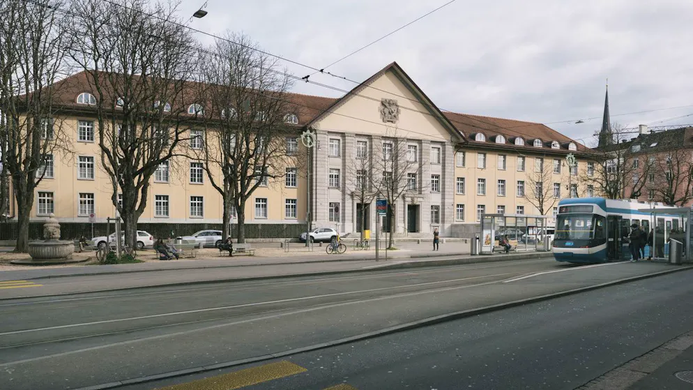 Vergewaltigung und illegale Botox-Behandlungen. 27-Jähriger muss vier Jahre ins Gefängnis und 40'000 Franken zurückzahlen