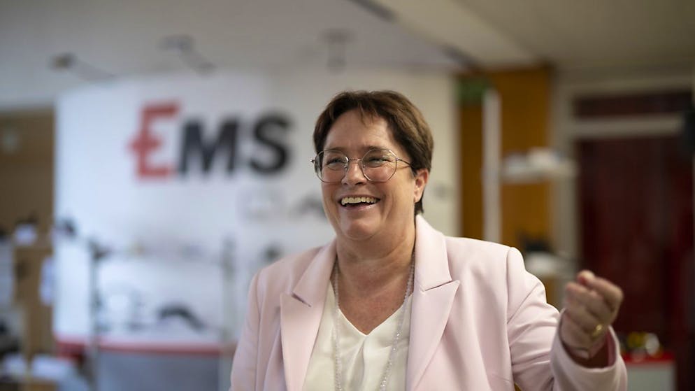 Die Ems Chemie, das Unternehmen von SVP-Nationalrätin Magdalena Martullo-Blocher, hat etwas weniger Umsatz gemacht. (Archivbild)