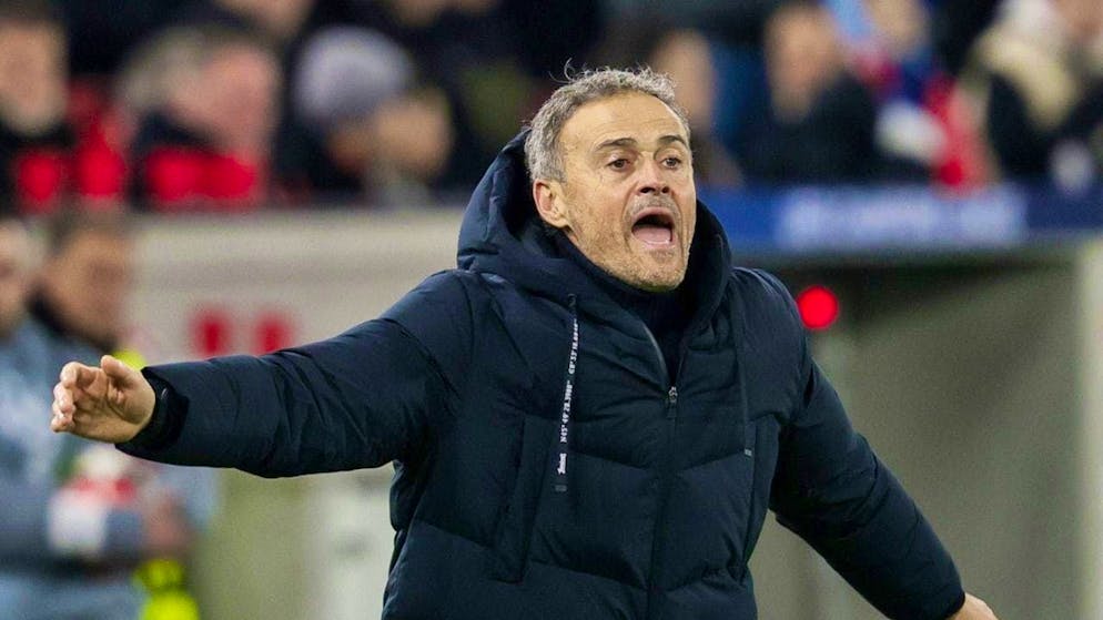 Two more years of commitment on the Paris Saint-Germain touchline: Luis Enrique.