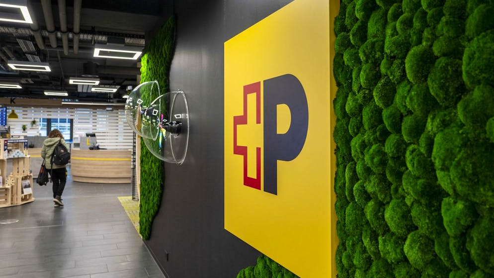 Des taches sur les doigts.... Un postier vole 40'000 francs dans des lettres et se paie un voyage de luxe!