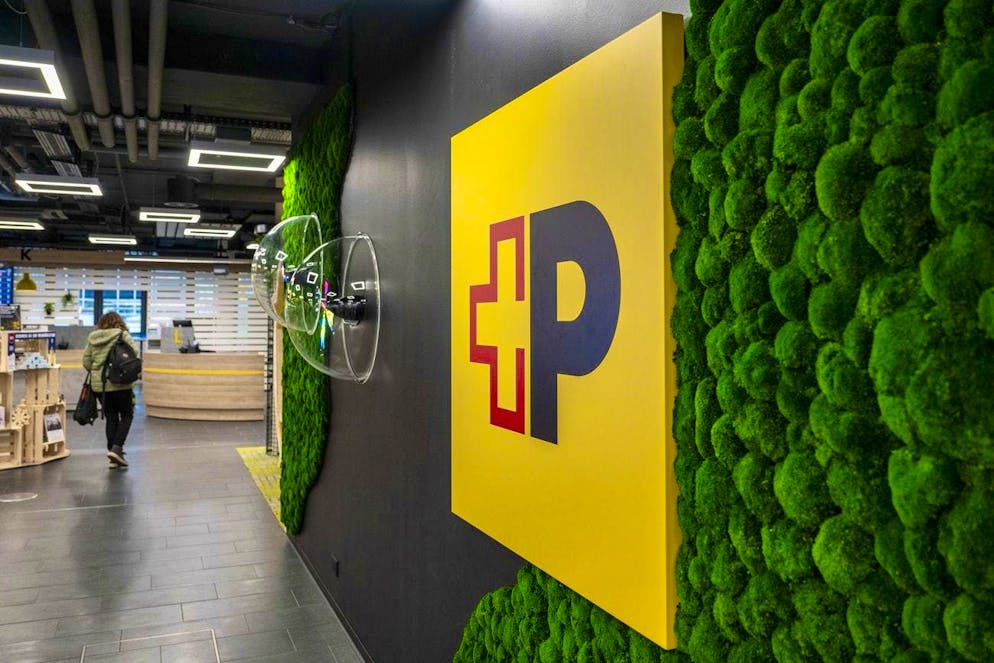 Un alto funzionario di un ufficio postale di Zurigo è stato condannato.