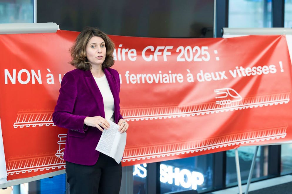 Christina Kitsos, Maire de Genève, parle pendant une conférence de presse devant les membres d'une délégation de l'Alliance des villes, ce vendredi 7 février 2025. (KEYSTONE/Pierre Albouy)