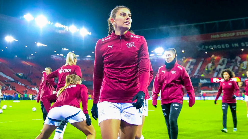 Stephanie Waeber ist im Testspiel gegen England im Kader der Schweizer Nati, muss aber noch auf ihr Debüt warten.