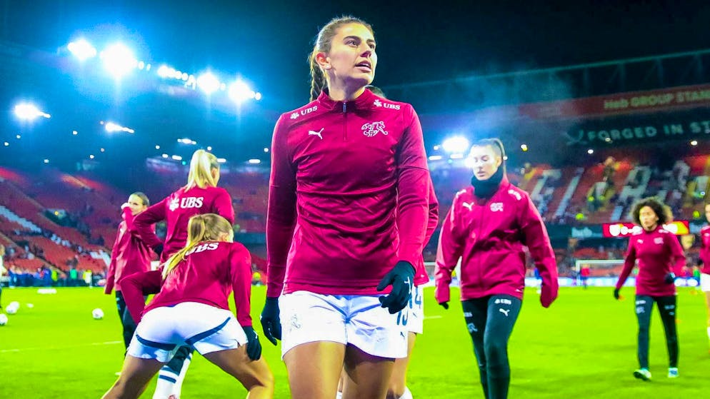 Stephanie Waeber is in the Swiss national team squad for the test match against England, but still has to wait for her debut.