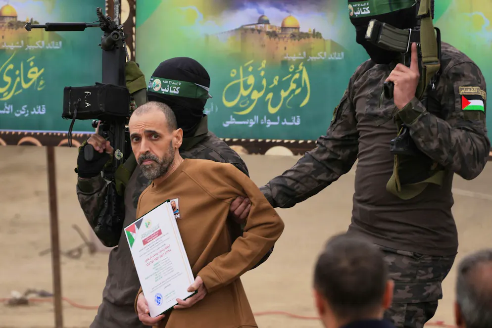 «Ausgehungert» – Israel schockiert über Zustand der Geiseln - Gallery. Einige Angehörige berichteten Medien, sie hätten die Geiseln bei ihrer Freilassung kaum wieder erkannt.