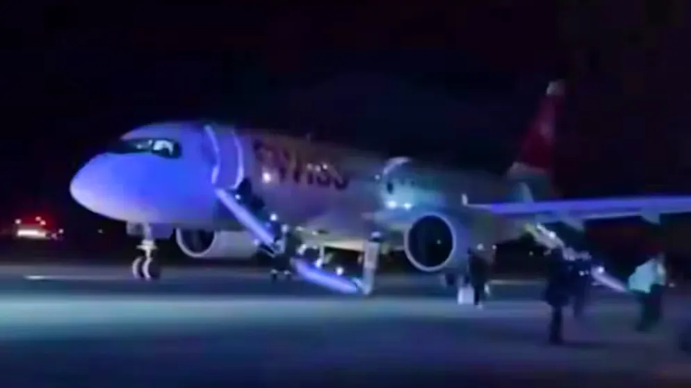 Der Airbus A220 der Swiss nach der Notlandung in Graz.