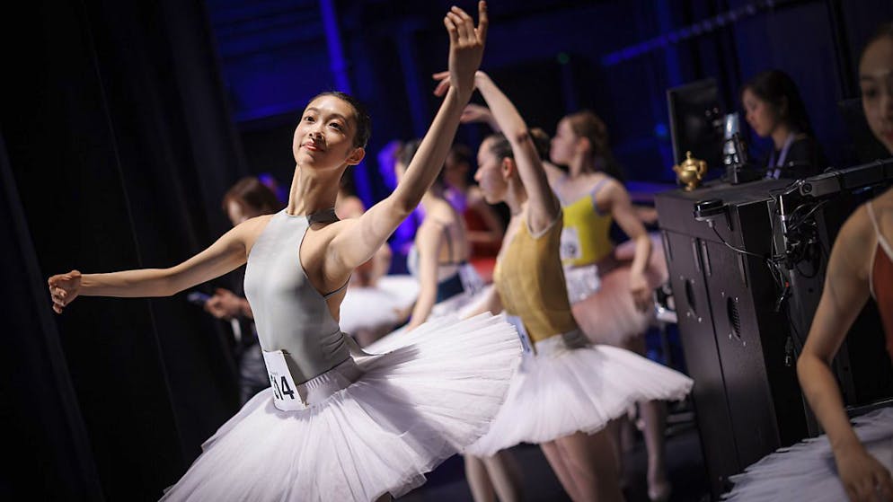 Grâce à leur bourse, les trois lauréats âgés de 15 à 16 ans pourront étudier une année dans l’une des écoles partenaires de leur choix. Les six lauréats âgés de 17 à 18 ans auront eux l’opportunité d’effectuer un stage d’une année auprès d'une compagnie partenaire.