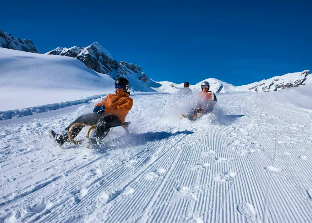 Foreste innevate, lunghe piste: Sulla pista da slittino di Melchsee-Frutt potrete divertirvi in modo rilassato. 