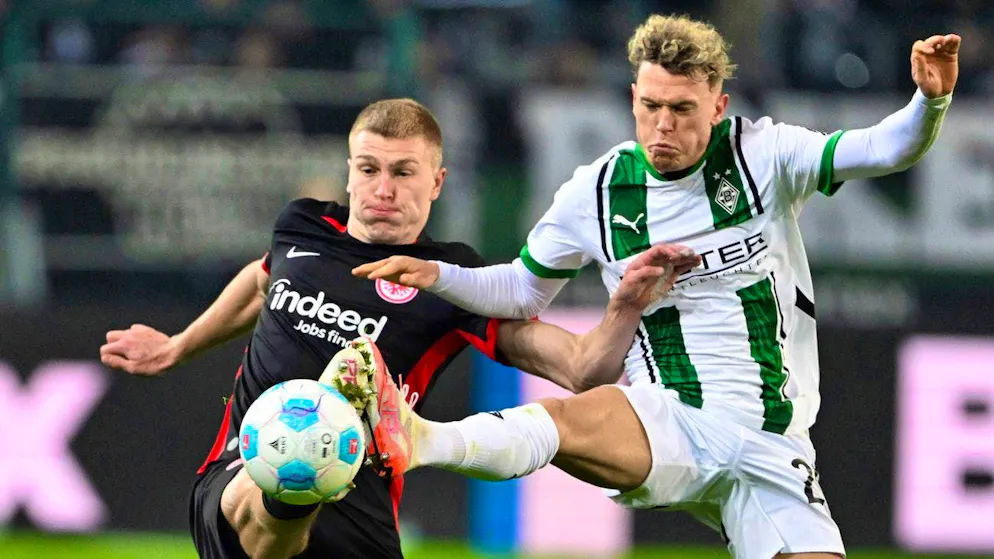 Gladbach and Frankfurt draw 1-1.