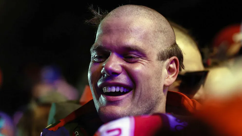 Ski alpin : coiffure équipe de Suisse. Stefan Rogentin s’est également partiellement rasé la tête.