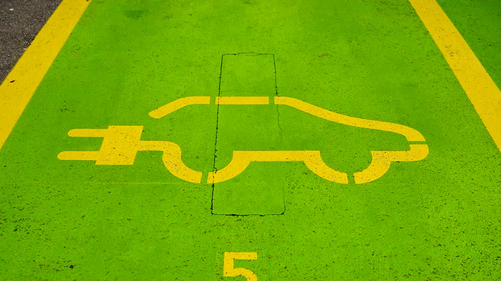 Anyone driving an electric car in the canton of Schaffhausen will not receive a reduction in road tax for the time being. Voters have rejected the new calculation model. (symbolic image)