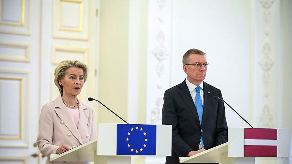 "Nous coupons les derniers liens avec la Russie. Nous sommes enfin libérés des menaces et du chantage. C'est un jour historique !", s'est félicitée Mme von der Leyen sur X.