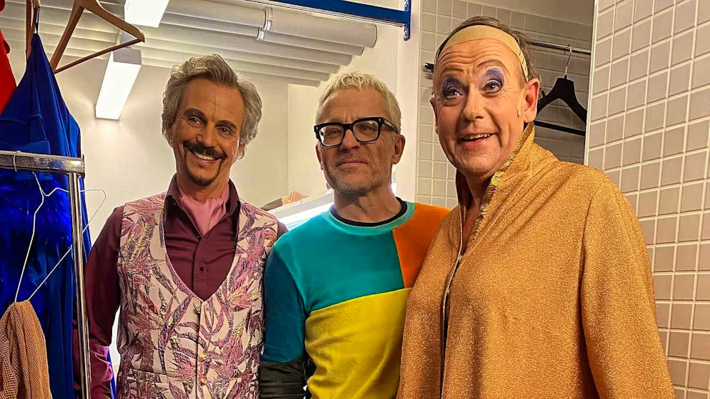 During a visit by blue News editor Bruno Bötschi, it becomes clear that even after almost 30 years, humor has remained an important glue in the relationship between Hubert Spiess and Erich Vock - both in their private lives and on stage.