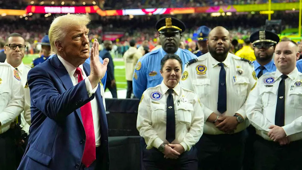 US President Donald Trump bets on a victory for the Kansas City Chiefs.