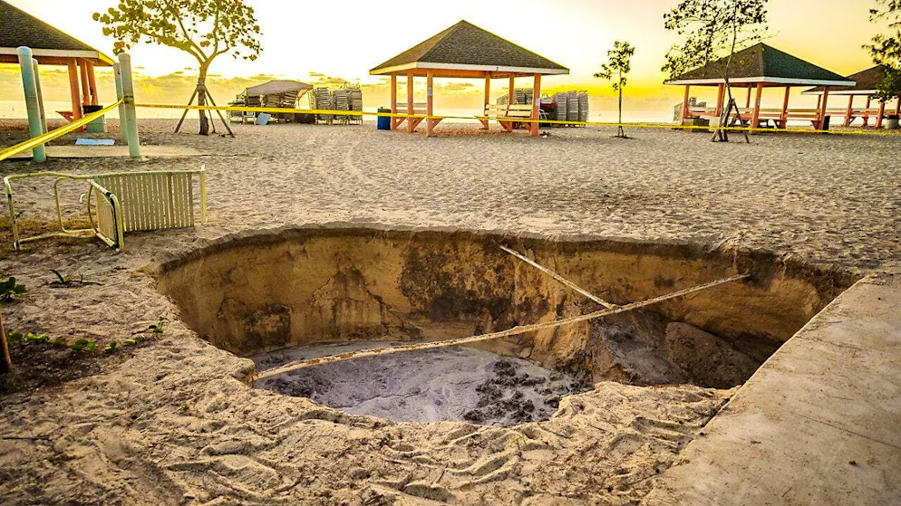 ARCHIVE - An earthquake with a magnitude of 7.7 has shaken the Caribbean. (Archive image) Photo: Taneos Ramsay/Cayman Compass/dpa