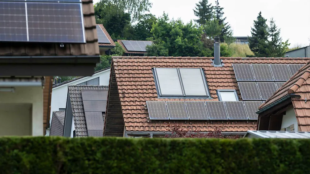 Die Berner Stimmbevölkerung hat den Gegenvorschlag zur Solarinitiative angenommen. (Archivbild)