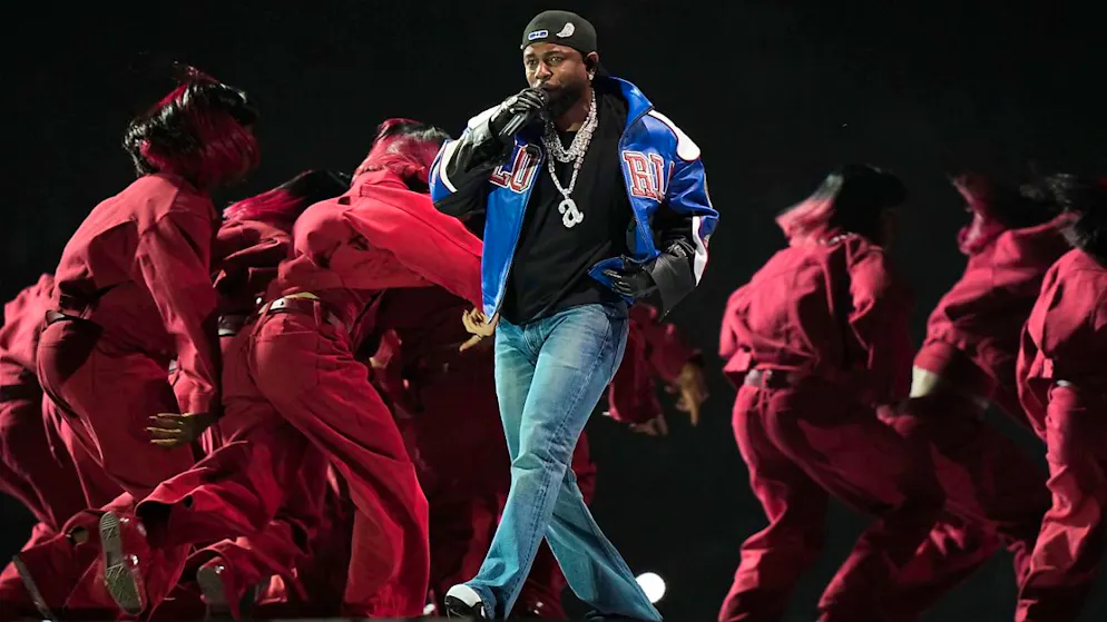 Kendrick Lamar tritt in der Halbzeitpause des Super Bowl auf. Foto: Frank Franklin II/AP/dpa