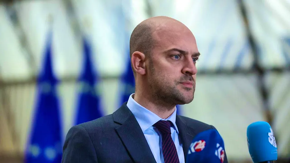French Foreign Minister Jean-Noël Barrot supports Greenland.