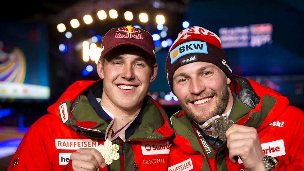 A day of Swiss joy in Saalbach: Franjo von Allmen (l.) is crowned downhill world champion, Alexis Monney wins bronze.