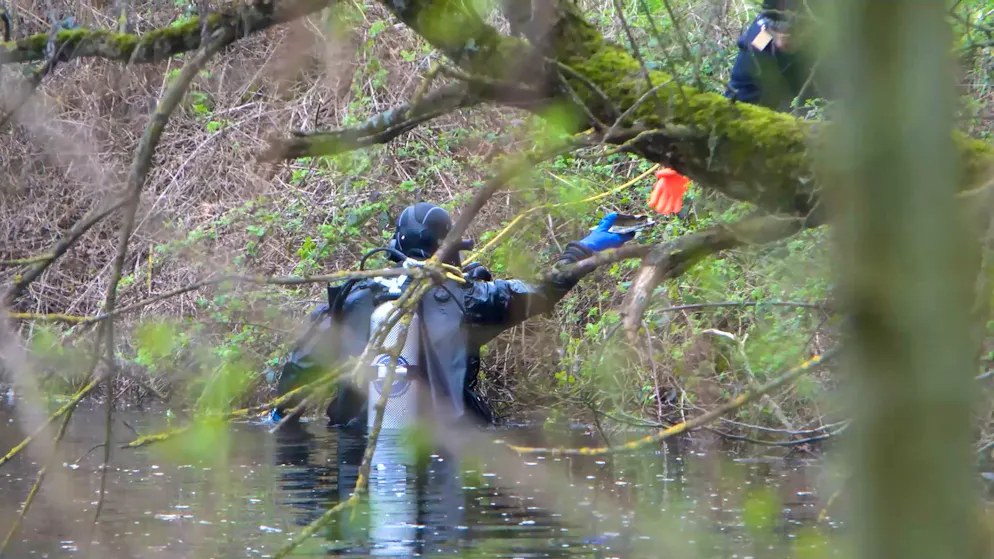 «Dann erledigen und anzünden» – lebenslange Haft für Ehepaar - Gallery. Kurz nach der Leiche der Mutter des Babys wurde die Leiche der Grossmutter in einem Teich in der Nähe von Karlsruhe entdeckt. (Archivbild)