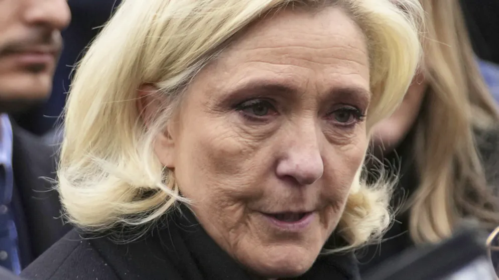 Marine Le Pen a fustigé mardi la «dérive» consistant à «systématiquement nommer des politiques au Conseil constitutionnel».