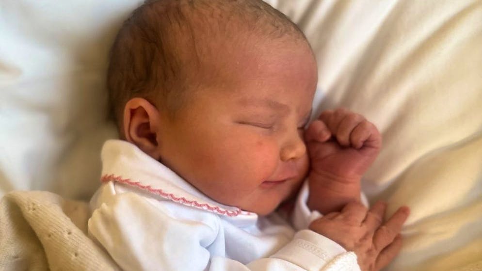 Duchessa di Västerbotten. Ecco come si chiama la neonata nipote del re Carl Gustaf di Svezia