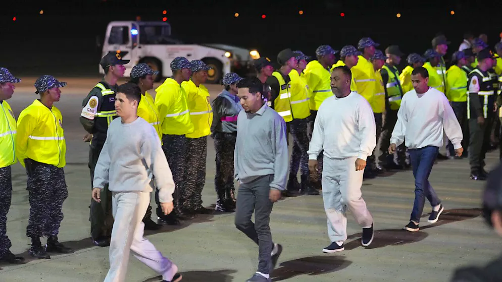 Un premier groupe de migrants vénézueliens déportés des Etats-Unis est arrivé au Venezuela.