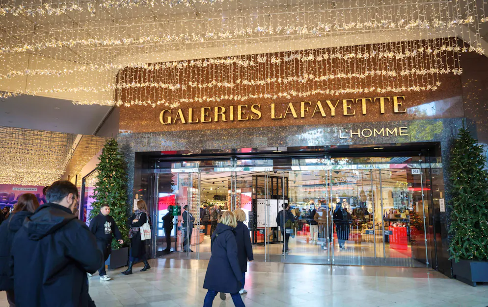 Ginette Moulin était un pivot de l'histoire familiale des Galeries Lafayette, elle a connu les cinq générations qui se sont succédé à la tête de l'emblématique magasin du boulevard Haussmann.