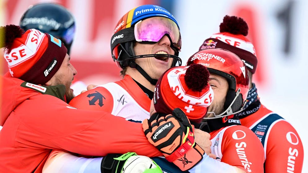 Historic success. Switzerland celebrates a triple victory in the team combined!