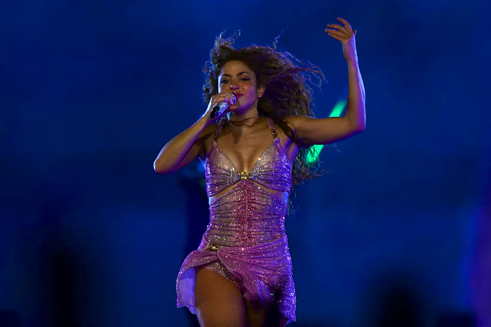 Colombian singer Shakira performs during the worldwide launch of her 'Las Mujeres ya no Lloran' tour at Nilton Santos stadium in Rio de Janeiro on February 11, 2025. (Photo by Pablo PORCIUNCULA / AFP)