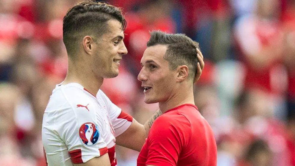 Granit Xhaka gives his heart to brother Taulant. Their shared dream of playing together for FC Basel once again has to be buried.