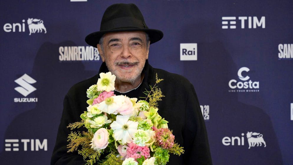 A tutto Festival. Nino Frassica come co-conduttore porterà la sua comicità assurda pure a Sanremo?