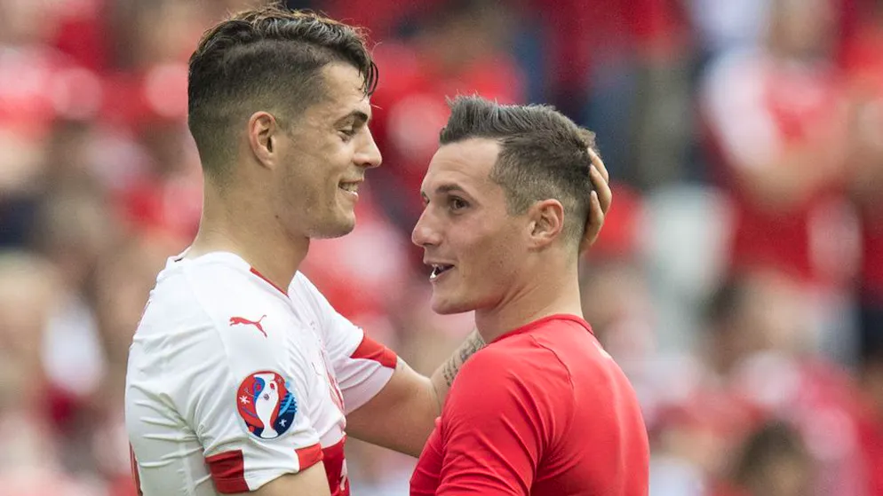 «Bin noch nicht bereit dafür». Taulant Xhaka kündigt Rücktritt an – FCB-Mitspieler und Bruder Granit reagieren emotional