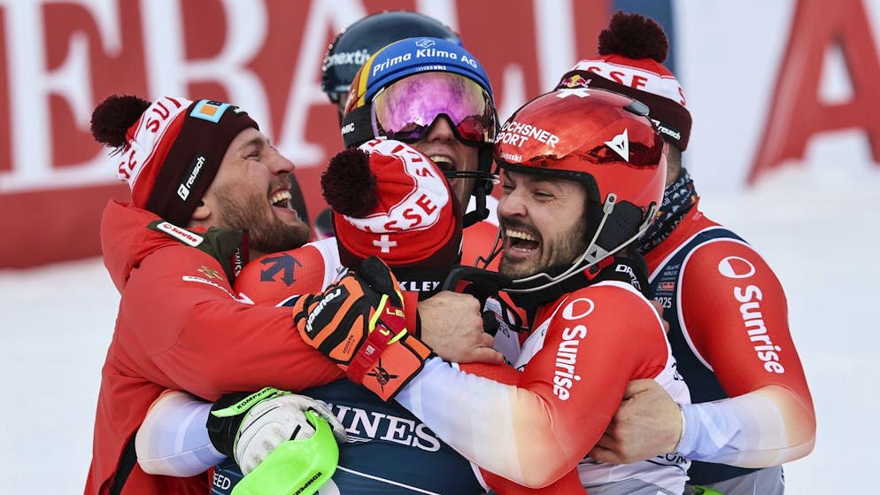 Mondiaux de Saalbach. Sensationnel : les Suisses réalisent un extraordinaire triplé en combiné !