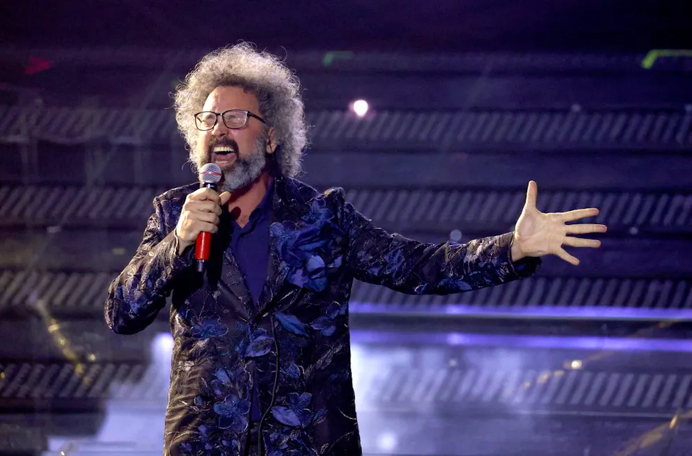 Nella serata del 12 febbraio 2025, il Teatro Ariston è stato avvolto da un'emozione palpabile quando Simone Cristicchi ha presentato il suo brano «Quando sarai piccola».