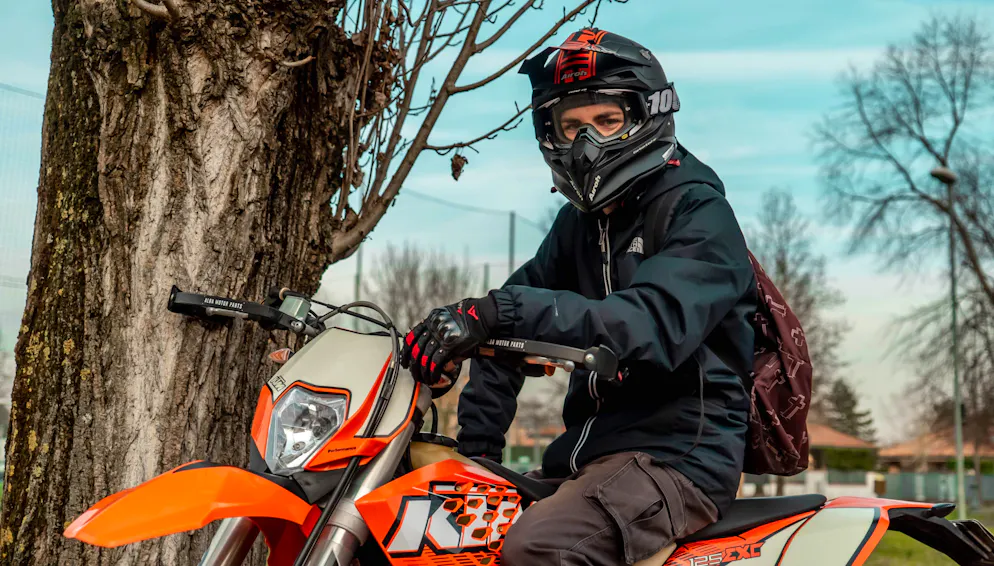 Depuis 2021 et l'abaissement de l'âge minimal pour conduire des motocycles, le nombre d'accidents de la route des jeunes a augmenté. (image d'illustration)