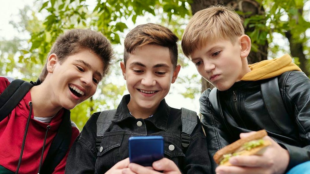 Safety on the internet. Dangerous content online - what parents need to know