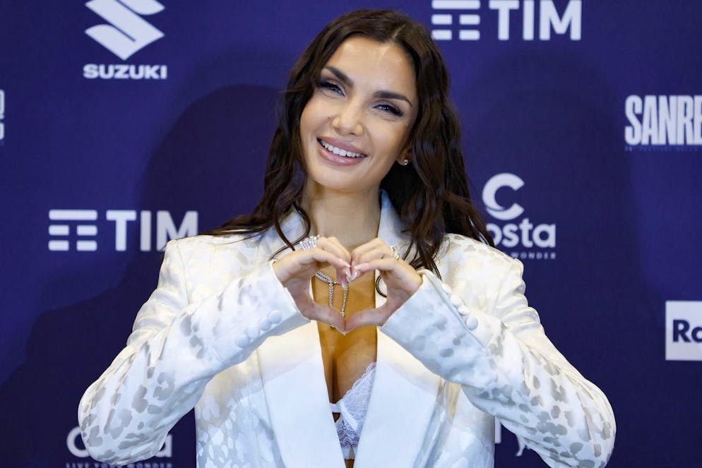 La cantante e personaggio televisivo Elettra Lamborghini è la co-conduttrice della terza serata del Festival firmata da Carlo Conti.
