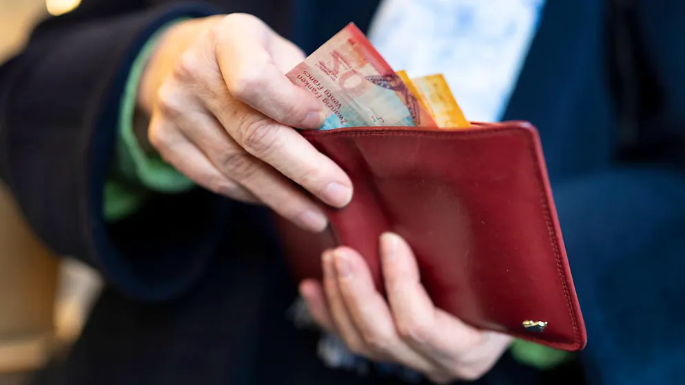 Le paiement en espèces dans les agences postales suisses ne sont pas permises pour empêcher le blanchiment d'argent (image d'illustration).
