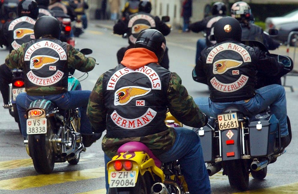 La police cantonale bernoise va déployer un important dispositif à l'extérieur du tribunal pour éviter des affrontements entre bikers des Bandidos et des Hells Angels comme ce fut le cas lors du premier procès en 2022. (archives)
